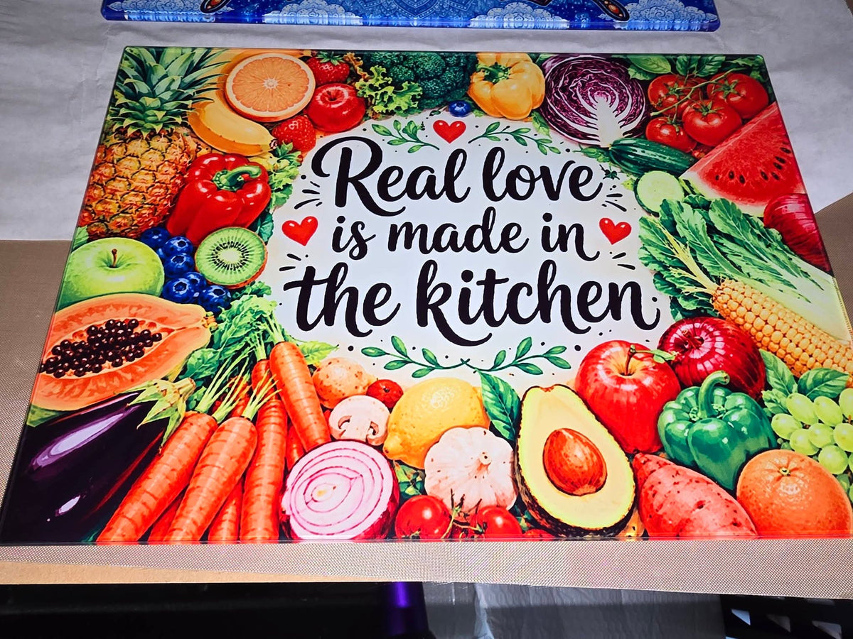 Real Love Is Made in the Kitchen – Glass Chopping Board